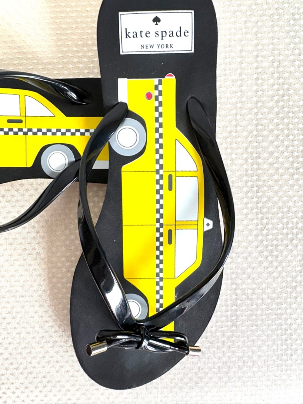 Kate Spade New York Taxi Cab flip flops. - Picture 6 of 9